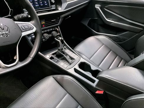 Used 2024 Volkswagen Jetta SE w/ Panoramic Sunroof Package FWD image 19