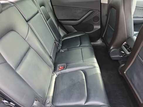 Used 2021 Tesla Model Y Performance image 17