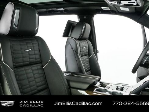 Used 2026 Cadillac Escalade Platinum Sport w/ LPO, ONYX Package image 39