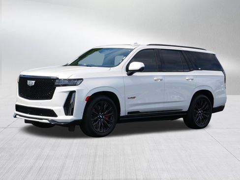 Certified 2024 Cadillac Escalade V w/ LPO, ONYX Package AWD/4WD image 3