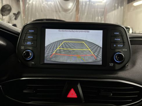 Used 2020 Hyundai Santa Fe SE image 19