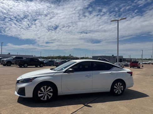 Certified 2025 Nissan Altima 2.5 S image 11