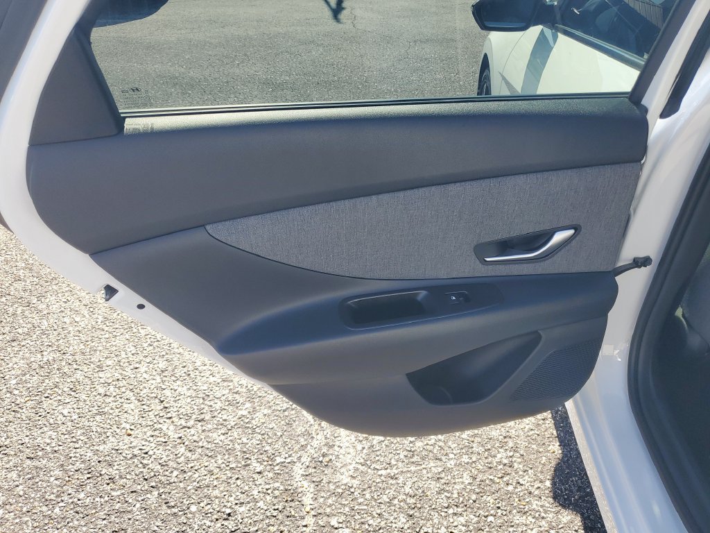 Used 2026 Hyundai Elantra Limited FWD image 25