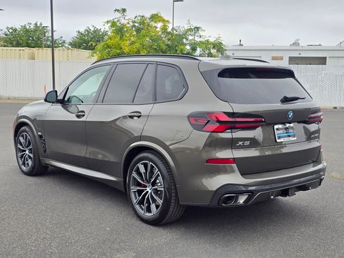 New 2026 BMW X5 xDrive50e w/ M Sport Package AWD/4WD image 4