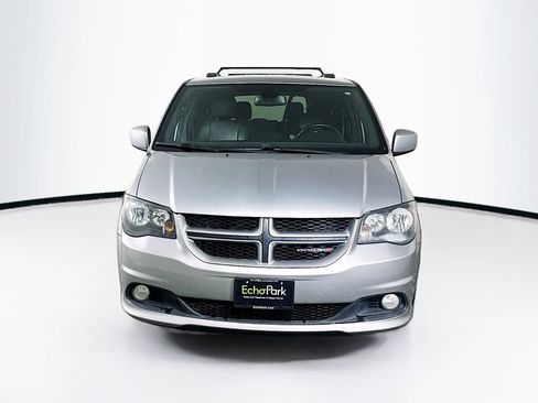 Used 2019 Dodge Grand Caravan GT image 2