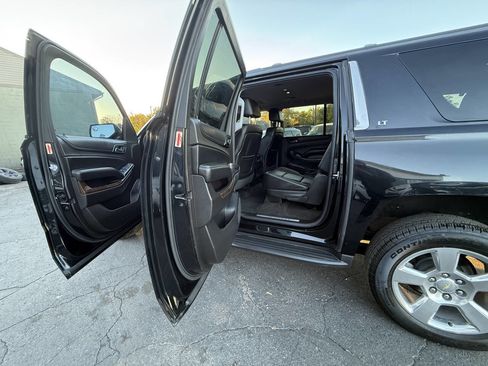 Used 2015 Chevrolet Suburban LT image 13