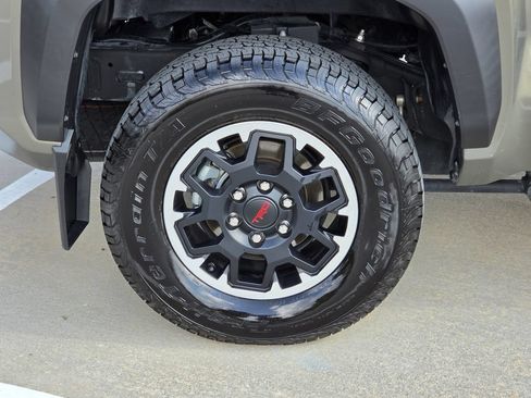 Used 2024 Toyota Tacoma TRD Off-Road AWD/4WD image 10