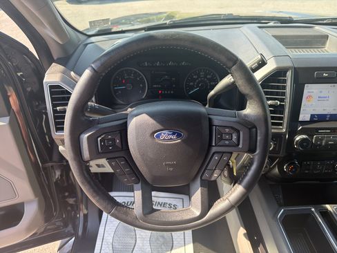 Used 2019 Ford F150 XLT w/ Equipment Group 302A Luxury AWD/4WD image 17