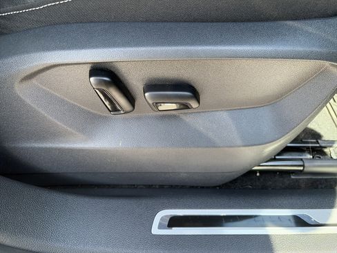 Used 2024 Volkswagen Tiguan SEL R-Line image 49