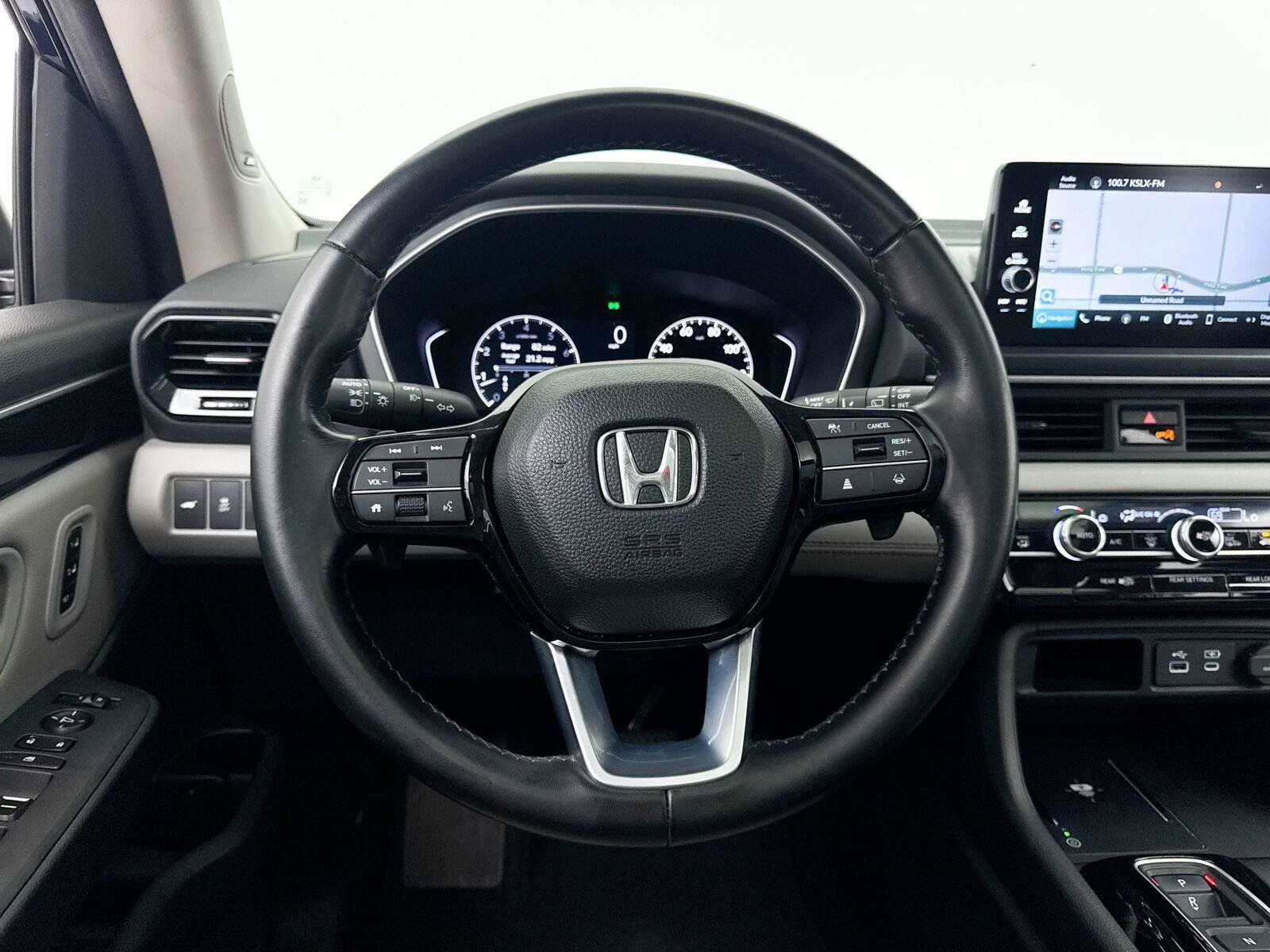 Used 2024 Honda Pilot Touring image 4