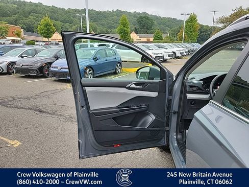Certified 2023 Volkswagen Taos SEL AWD/4WD image 37