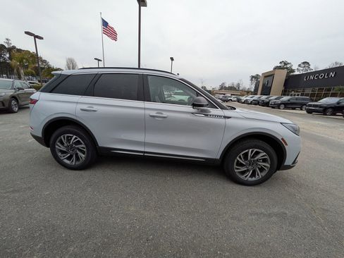 New 2026 Lincoln Corsair Premiere image 4