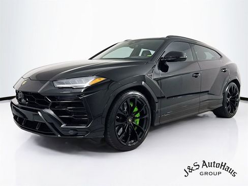 Used 2022 Lamborghini Urus image 3