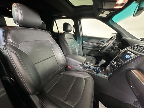 Used 2017 Ford Explorer Limited w/ Equipment Group 301A image 27