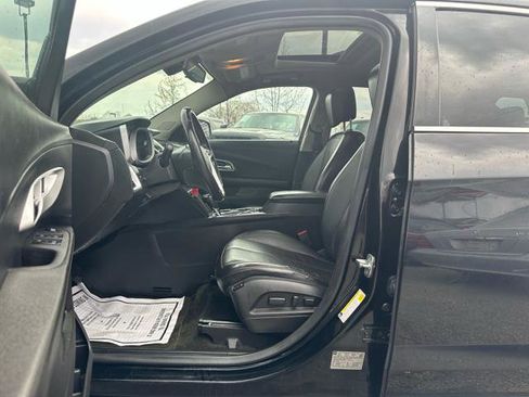 Used 2017 Chevrolet Equinox LT w/ Midnight Edition image 10