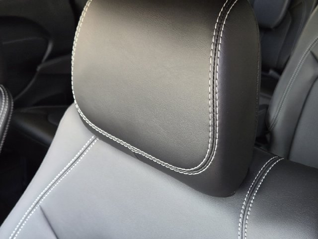 New 2027 Chrysler Pacifica Select FWD image 10