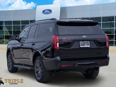 New 2026 Ford Expedition Platinum w/ Stealth Appearance Package AWD/4WD image 4