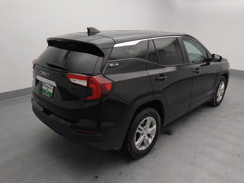 Used 2024 GMC Terrain SLE image 9
