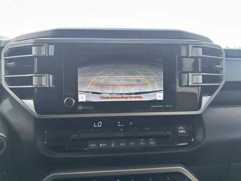 Used 2022 Toyota Tundra SR5 w/ SR5 Convenience Package AWD/4WD image 24