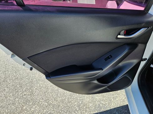 Used 2016 MAZDA MAZDA3 i Touring FWD image 13