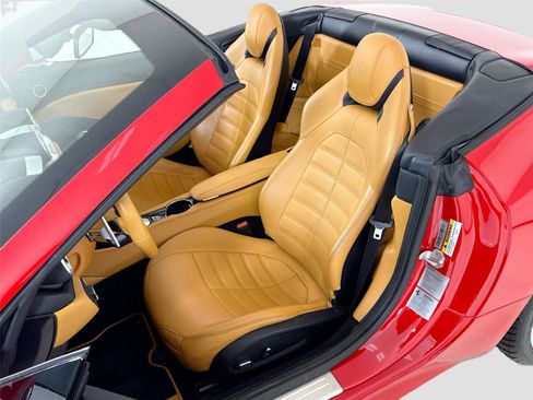 Used 2016 Ferrari California T image 14