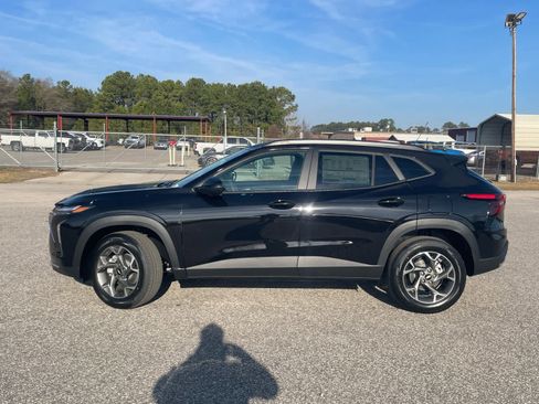 New 2026 Chevrolet Trax LT image 4