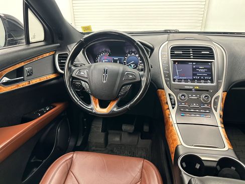 Used 2018 Lincoln MKX Reserve w/ Lincoln MKX Climate Package AWD/4WD image 4