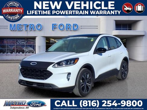 Used 2022 Ford Escape SEL w/ SEL Stealth AWD Package image 7