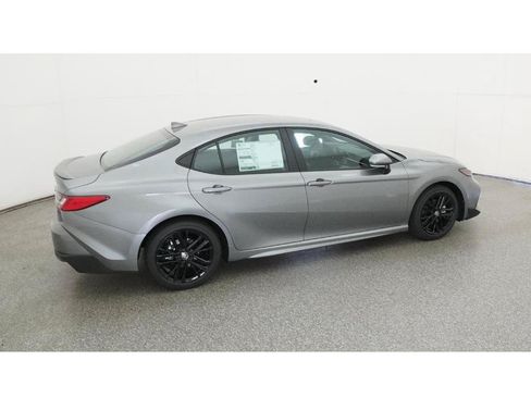 Used 2026 Toyota Camry SE FWD image 10