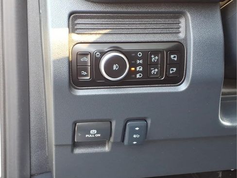 Used 2026 Ford F350 Platinum w/ FX4 Off-Road Package AWD/4WD image 13