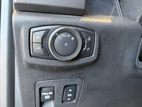 Used 2016 Ford F150 XLT w/ Equipment Group 302A Luxury AWD/4WD image 29