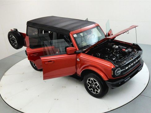 Used 2023 Ford Bronco Outer Banks image 16