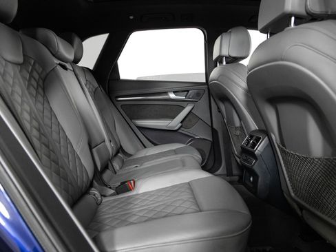 Used 2018 Audi SQ5 Premium Plus w/ Navigation Package image 21