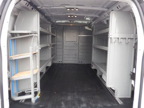 Used 2023 GMC Savana 2500 w/ Driver Convenience Package image 5