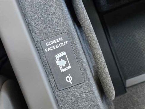 New 2025 Porsche Macan image 11