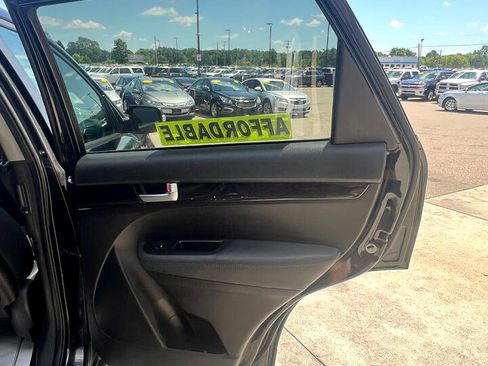 Used 2014 Kia Sorento LX image 14