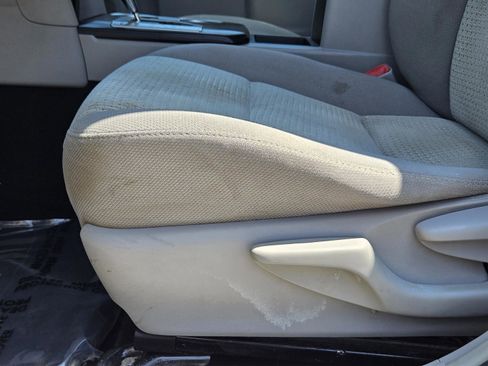 Used 2014 Toyota Camry L FWD image 15