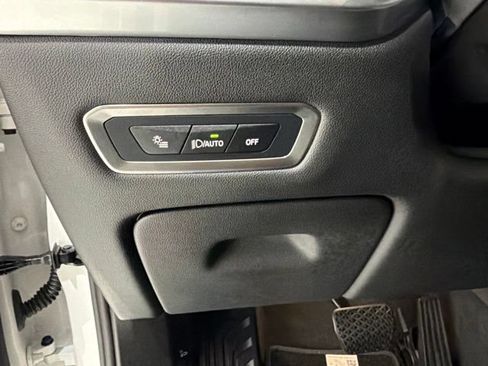 Used 2025 BMW X7 xDrive40i w/ Premium Package AWD/4WD image 12