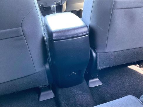 Used 2018 Toyota RAV4 LE w/ All Weather Liner Package AWD/4WD image 33