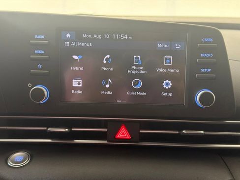 Certified 2025 Hyundai Elantra Hybrid FWD image 18