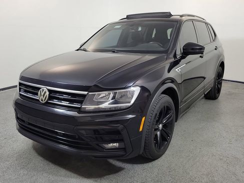 Used 2019 Volkswagen Tiguan SEL Premium R-Line image 3
