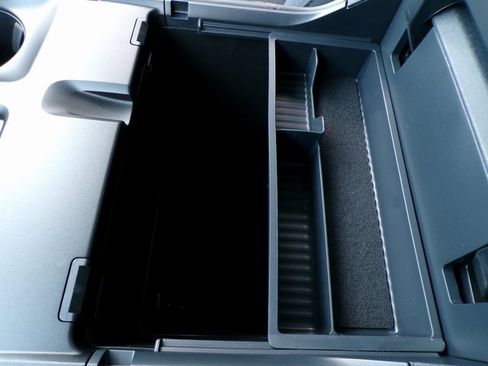 New 2025 Ford Expedition Active image 32