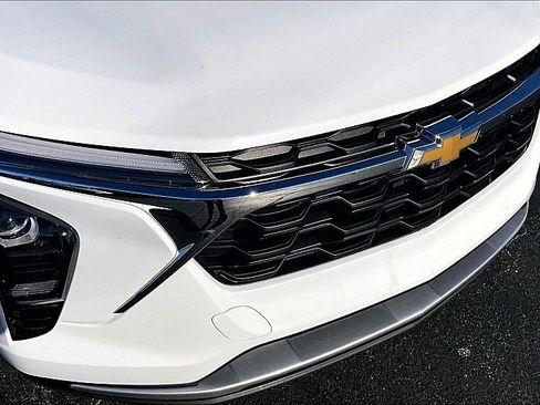 Used 2024 Chevrolet Trax LT image 27