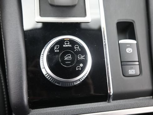 Used 2024 Mitsubishi Outlander SE FWD image 32