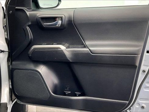 Used 2021 Toyota Tacoma TRD Sport image 27