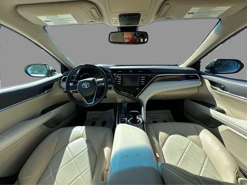 Used 2018 Toyota Camry XLE FWD image 46
