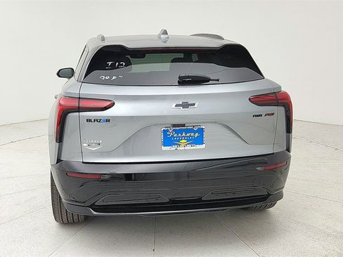 New 2025 Chevrolet Blazer EV RS image 5