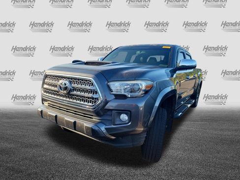 Used 2016 Toyota Tacoma TRD Sport w/ Premium & Technology Package RWD image 4