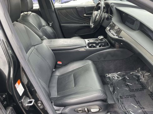 Used 2020 Lexus LS 500 w/ Accessory Package (Z2) image 42