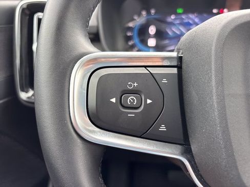 Used 2025 Volvo XC40 B5 Core AWD/4WD image 26